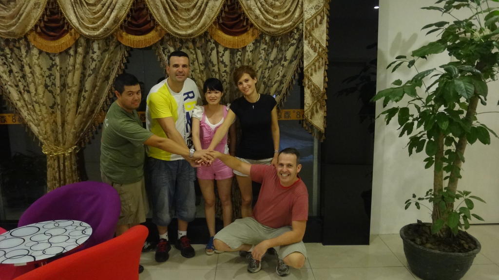 Guilin 68° Hotel North Railway Station Branch Buitenkant foto