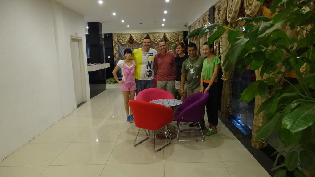 Guilin 68° Hotel North Railway Station Branch Buitenkant foto